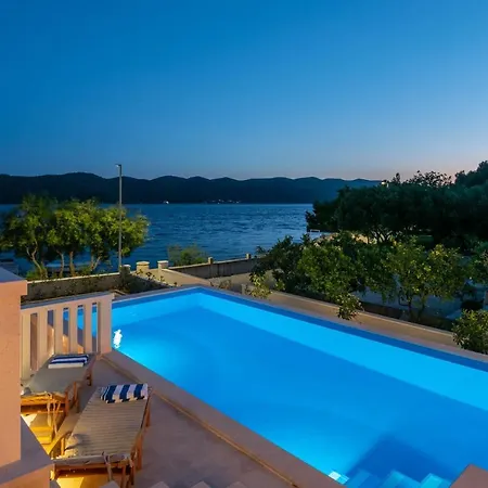 Beautiful Diamond Sea Villa Kuciste