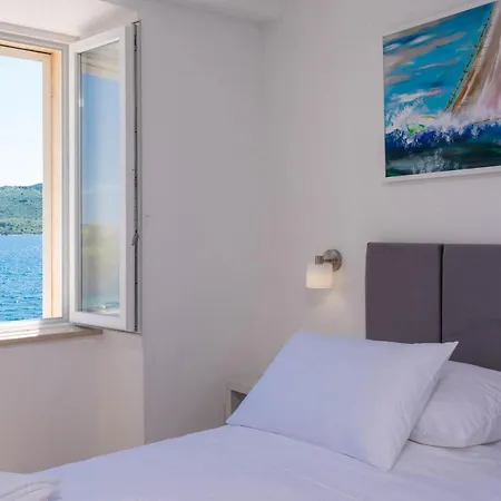 Beautiful Diamond Sea Villa Kuciste